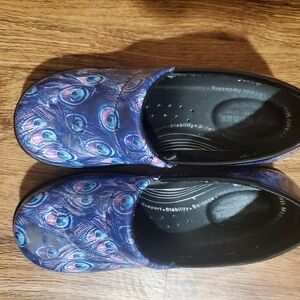 Peacock Feather Patterned Clogs